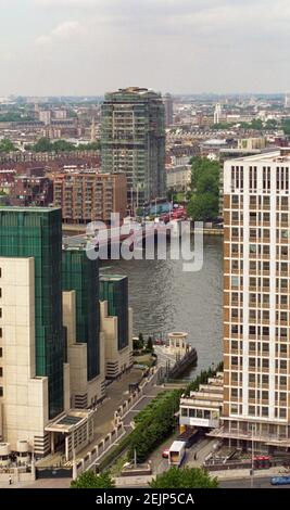 Rivière thames vue à travers le bâtiment MI6, Vauxhall, sud de Londres, Lambeth, angleterre Banque D'Images