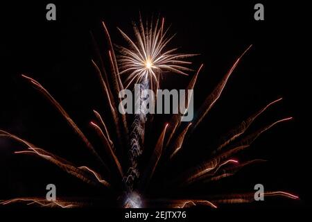 Feux d'artifice le 4 juillet sur l'océan Atlantique à Surfside, Miami Beach, Floride. Banque D'Images