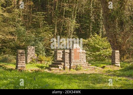 Site de la chapelle de pré-réforme de Trinity Well. Marquée comme première église baptiste au pays de Galles (1649-60). Ilston CWM, Gower Peninsula, Swansea, S Wales, Royaume-Uni Banque D'Images