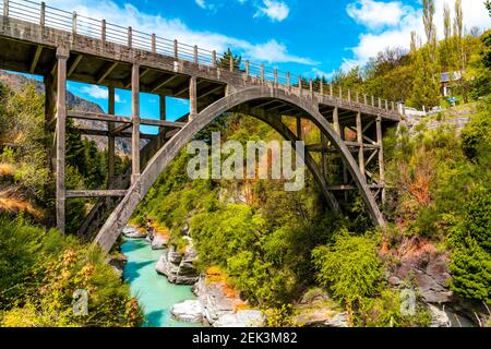 Pont Edith Cavell au-dessus de la rivière Shotover - Queenstown, Nouvelle-Zélande Banque D'Images