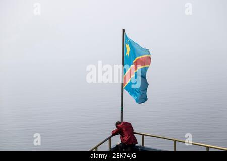 Un homme d'affaires dans le bateau Goma- Bukavu - Lac Kivu Banque D'Images