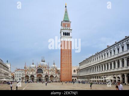Piazza San Marco ou la place Saint Marc avec la basilique Saint Marc ou la basilique Saint Marc, Venise, Vénétie, Italie Banque D'Images