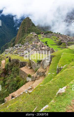 Machu Picchu, vue panoramique sur la ville péruvienne de l'incan, site classé au patrimoine mondial de l'unesco, vallée sacrée, région de Cusco, Pérou Banque D'Images