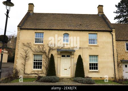 Le bâtiment historique sur 33, la colline de Gumstool dans le John Phillips Millenium Green dans la ville de Tetbury, dans les Cotswold Banque D'Images