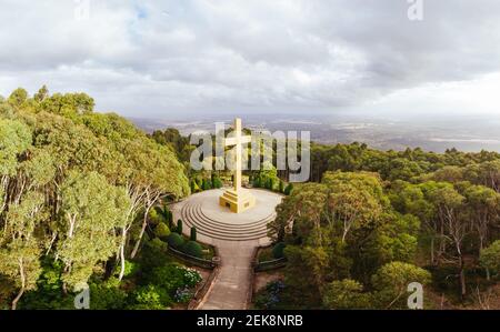 Mount Macedon Memorial Cross en Australie Banque D'Images