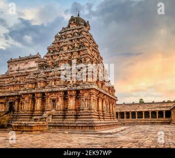 Le temple hindou d'Airavateswara, un exemple de l'architecture dravidienne du XIIe siècle, situé à Dharasuram, dans le district de Thanjavur, dans le Tamil Nadu. Banque D'Images