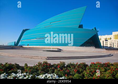 Kazakhstan, Astana, Central concert Hall conçu par les architectes Manfredi et Luca Nicoletti Banque D'Images