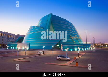 Kazakhstan, Astana, Central concert Hall conçu par les architectes Manfredi et Luca Nicoletti Banque D'Images