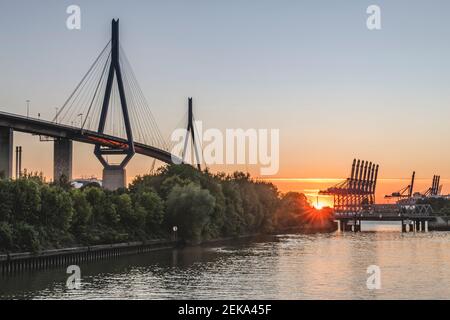 Allemagne, Hambourg, Kohlbrand Bridge au coucher du soleil Banque D'Images