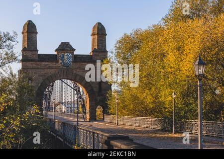 Allemagne, Hambourg, Harburg, Old Harburg Elbe Bridge en automne Banque D'Images