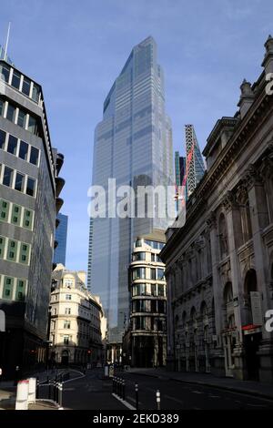 LONDRES - 23 FÉVRIER 2021 : 22 Bishopsgate, l'un des plus récents gratte-ciels commerciaux de la ville de Londres. Banque D'Images