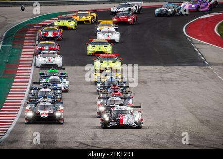 Début de la course, départ, 01 SENNA Bruno (BRA), MENEZES Gustavo (etats-unis), OTAN Norman (FRA), Rebellion R13 Gibson team Rebellion Racing, 07 CONWAY Mike (gbr), KOBAYASHI Kamui (jpn), LOPEZ Jose Maria (arg), Toyota TS050 Hybrid team Toyota Gazoo Racing, action pendant le Mans 1 Star, 2020, le Mans 6 heures de circuit of the Americas, cinquième tour de la saison 2020 du Championnat du monde d'endurance de la FIA du 21 au 23 février à Austin, Etats-Unis - photo Antonin Vincent / DPPI Banque D'Images