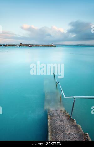 St Ives ; vue de Harbour à Pier ; Cornwall ; Royaume-Uni Banque D'Images