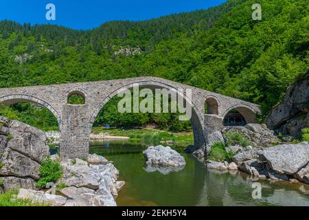 Pont du diable sur la rivière Arda en Bulgarie Banque D'Images