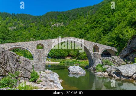 Pont du diable sur la rivière Arda en Bulgarie Banque D'Images