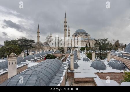 Le complexe de la mosquée Suleymaniye en hiver dans le district de Fatih à Istanbul, en Turquie Banque D'Images