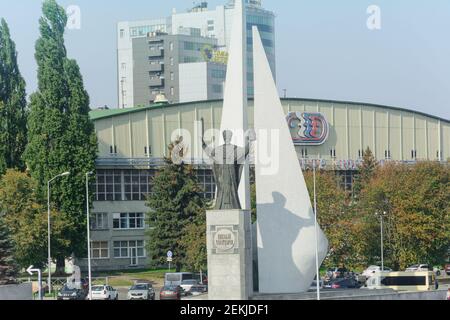 Kaliningrad, Russie - septembre 2020 : monument aux pêcheurs morts et Saint-Nicolas Wonderworker. Banque D'Images