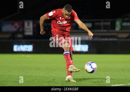 High Wycombe, Royaume-Uni. 23 février 2021. Andy Rinomhota de Reading prend un coup de feu au but. EFL Skybet Championship Match, Wycombe Wanderers v Reading au stade Adams Park à High Wycombe, Buckinghamshire, le mardi 23 février 2021 . cette image ne peut être utilisée qu'à des fins éditoriales. Utilisation éditoriale uniquement, licence requise pour une utilisation commerciale. Aucune utilisation dans les Paris, les jeux ou les publications d'un seul club/ligue/joueur. photo par Steffan Bowen/Andrew Orchard sports photographie/Alay Live news crédit: Andrew Orchard sports photographie/Alay Live News Banque D'Images