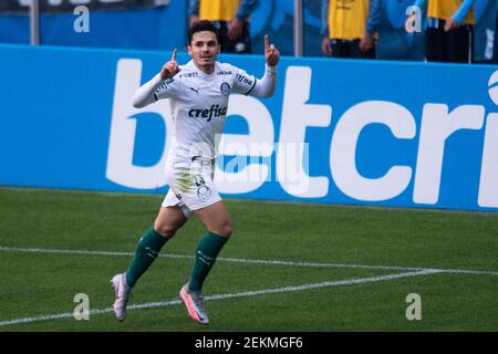 Raphael Veiga Do Palmeiras Comemora O Seu Gol Com Deyverson Durante A Partida Entre Palmeiras E Fluminense Pela 13Âª Rodada Do Campeonato Brasileiro Serie A 2021 No Allianz Parque Neste Sabado 24