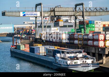 Port de Duisburg Ruhrort, chargement et déchargement de conteneurs à DeCeTe, terminal de conteneurs de Duisburg, Duisport, Duisburger Hafen AG, Duisbu Banque D'Images