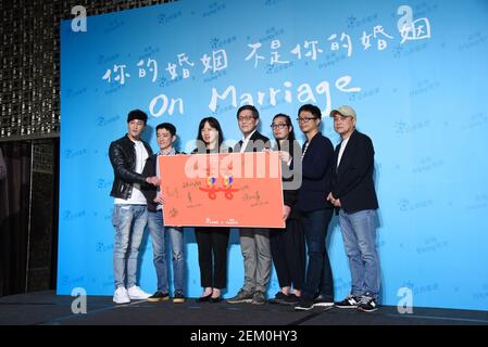 Taipei. 22 février 2021. Peter Ho participe à la conférence de presse de séries télé dramatiques °on Marriage± comme réalisateur avec John Hsu, Fu-Xiang Xu, PIN-Chuan Kao et Cheng Wen-Tang à Taipei, Taiwan, Chine, le 22 février 2021.(photo de TPG) crédit: TopPhoto/Alay Live News Banque D'Images