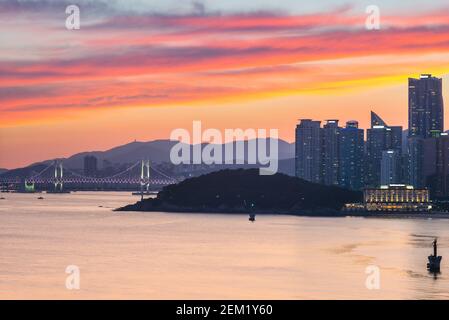 pont de la gwangan et horizon de haeundae à busan, en corée du sud Banque D'Images