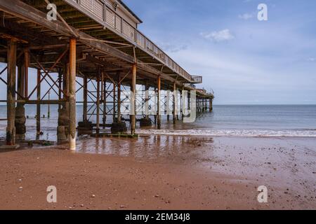 Teignmouth, Devon, Angleterre, Royaume-Uni - Juin 05, 2019 : Le Grand Pier et plage Teignmouth Banque D'Images