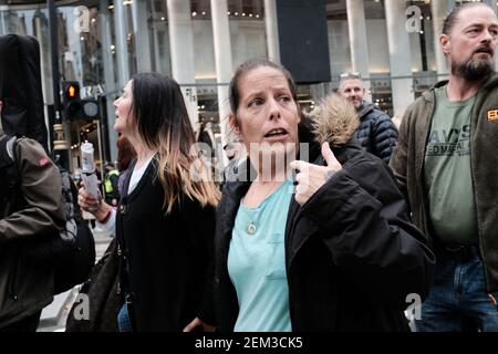 LONDRES, LE 24 OCTOBRE 2020 : manifestation anti-verrouillage dans le centre de Londres en réponse aux nouvelles restrictions de verrouillage des gouvernements concernant le virus. Banque D'Images