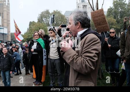 LONDRES, LE 24 OCTOBRE 2020 : manifestation anti-verrouillage dans le centre de Londres en réponse aux nouvelles restrictions de verrouillage des gouvernements concernant le virus. Banque D'Images