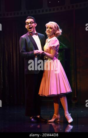 Ben Forster et Haley Flaherty dans le Rocky Horror Show Exécution sur scène lors d'un appel de presse au Playhouse Théâtre dans le West End de Londres Banque D'Images