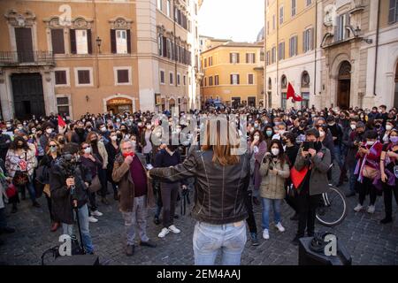 Rome, Italie. 23 février 2021. Manifestation organisée par les travailleurs du monde du divertissement à Rome (photo de Matteo Nardone/Pacific Press/Sipa USA) crédit: SIPA USA/Alay Live News Banque D'Images