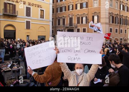 Rome, Italie. 23 février 2021. Manifestation organisée par les travailleurs du monde du divertissement à Rome (photo de Matteo Nardone/Pacific Press/Sipa USA) crédit: SIPA USA/Alay Live News Banque D'Images