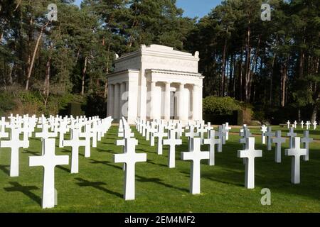 Tombes de guerre américaines et chapelle commémorative du cimetière militaire de Brookwood, Surrey, Angleterre, le seul cimetière militaire américain de la première Guerre mondiale au Royaume-Uni Banque D'Images