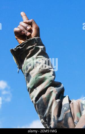 Low angle view of a person's hand vers le haut Banque D'Images