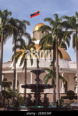 CARACAS, VENEZUELA, OCTOBRE 1992 - Capitolio, Venezuela National Congress Building, Palacio Federal Legislativo. Banque D'Images