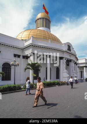 CARACAS, VENEZUELA, OCTOBRE 1992 - Capitolio, Venezuela National Congress Building, Palacio Federal Legislativo. Banque D'Images