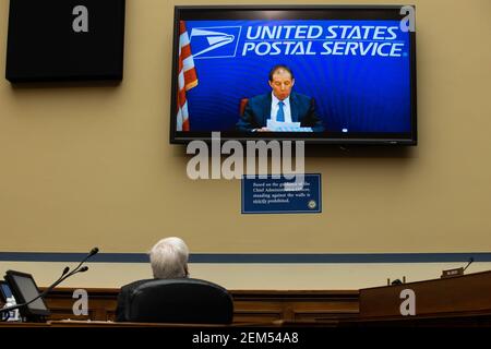 Washington, États-Unis. 24 février 2021. Ron Bloom, président du Conseil des gouverneurs des services postaux des États-Unis, parle par vidéo-conférence lors d'une audience du Comité de surveillance et de réforme de la Chambre sur les propositions législatives visant à mettre le service postal sur une base financière durable à Capitol Hill à Washington, DC, le 24 février 2021. Photo de piscine par Graeme Jennings/UPI crédit: UPI/Alay Live News Banque D'Images