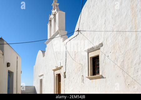 L'église de Castro (Kastro), la partie la plus ancienne de la ville de Chora sur l'île de Folegandros. Cyclades, Grèce Banque D'Images