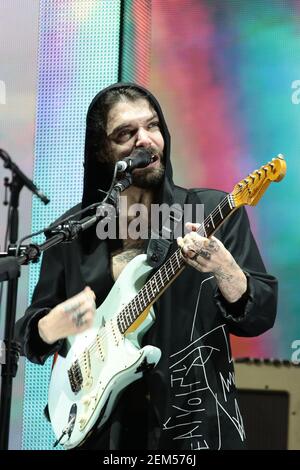 Simon Neil de Biffy Clyro en tête de la dernière journée du Festival de lecture 2016. Date de la photo: Dimanche 28 août 2016. Crédit photo devrait se lire: Risa Banque D'Images