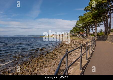 Promenade à Largs North Ayrshire avec le Firth de Clyde Banque D'Images