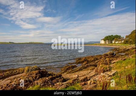 Promenade à Largs North Ayrshire avec le Firth de Clyde Banque D'Images