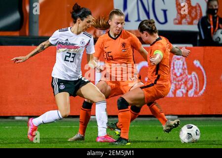 VENLO, PAYS-BAS - FÉVRIER 24: Sara Doorsoun d'Allemagne, Lynn Wilms des pays-Bas, Sherida Spitse des pays-Bas pendant l'International Banque D'Images