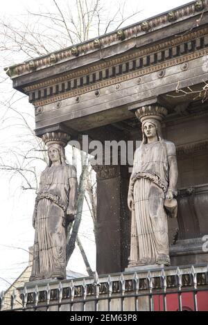 Caryatids grec Revival Architecture Nouvelle église Saint-Pancras par John Charles Felix Rossi Banque D'Images