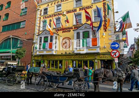 Dublin, Irlande. 6 mai 2016. Le Oliver St. John Gogarty Temple Bar à Dublin, Irlande. Banque D'Images