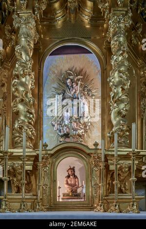 Chapelle avec le retable du Patriarche Saint Joseph. Et l'image d'Ecce Homo sur l'autel de la véritable Iglesia de los Santos Juanes à Valence Banque D'Images