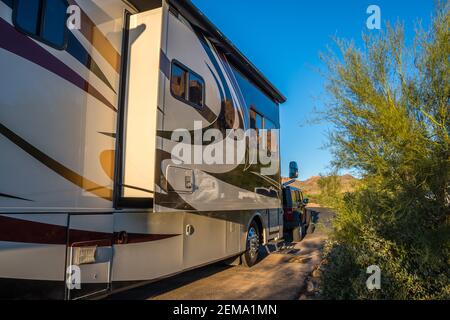 Apache Junction, AZ, Etats-Unis - 30 octobre 2019 : profiter de la vue captivée de notre RV Banque D'Images