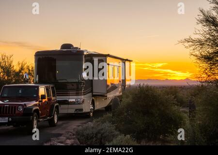 Apache Junction, AZ, Etats-Unis - 30 octobre 2019 : profiter de la vue captivée de notre RV Banque D'Images