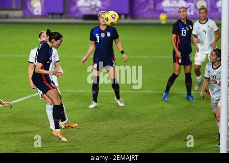 Orlando, États-Unis. 24 février 2021. Christen Press (#23 USA) marque le but final du match de la coupe SheBelieves International Womens entre l'Argentine et les États-Unis au stade Explora d'Orlando, en Floride. Crédit: SPP Sport presse photo. /Alamy Live News Banque D'Images