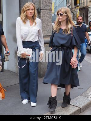 Natasha Stefanenko tenue de rue avant le défilé de mode de Calcaterra pendant La semaine de la mode de Milan 2019 Banque D'Images