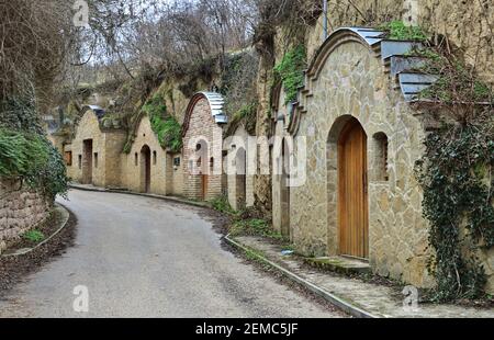 Caves à vin historiques de Nyul, petit village de Hongrie Banque D'Images